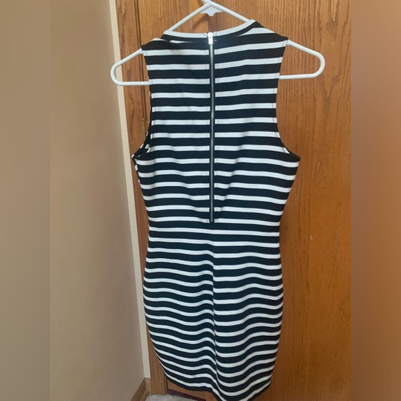 Express stripped fitted dress - Picture 2 of 2